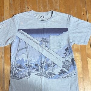 Uniqlo X Hokusai Blue graphic Tshirt